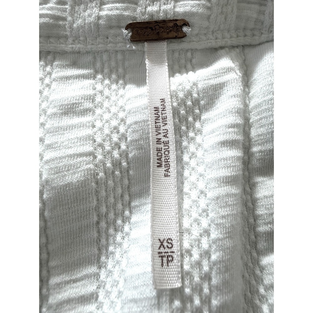 FREE PEOPLE Ivory Ribbed Lace Up Grommet V-Neck 3/4 Sleeve Top Size XS - Picture 7 of 7